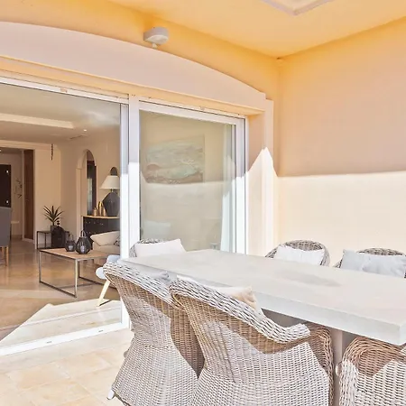 Апартаменти Alcam Aloha Deluxe 69 *