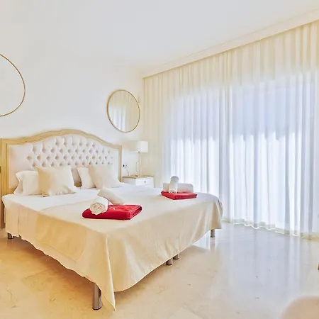 Апартаменти Alcam Aloha Deluxe 69