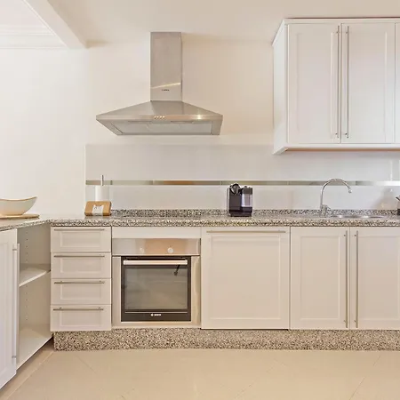 Alcam Aloha Deluxe 69 شقة *