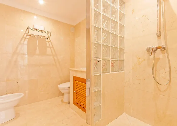 Alcam Aloha Deluxe 69 شقة